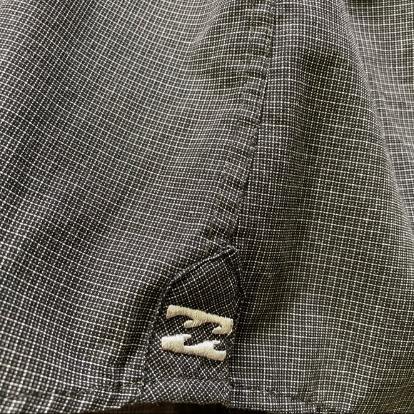 BILLABONG Black and white plaid button up short sleeve shirt - Picture 4 of 7